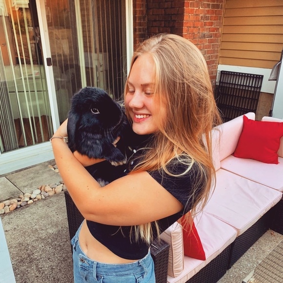 Meet your posher💛 - Picture 1 of 1